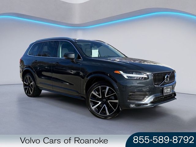 2022 Volvo XC90 Momentum