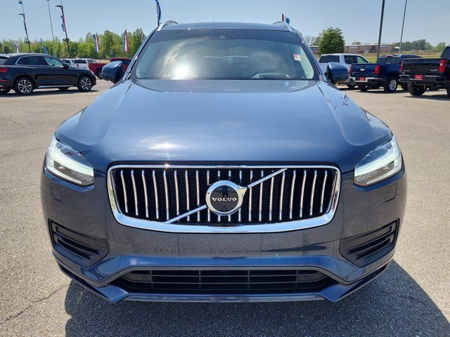 2022 Volvo XC90 Momentum