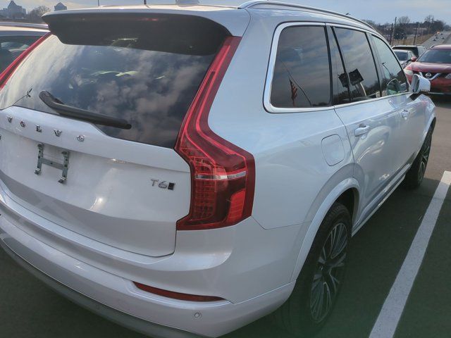 2022 Volvo XC90 Momentum