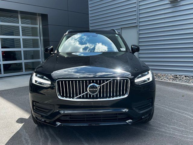 2022 Volvo XC90 Momentum