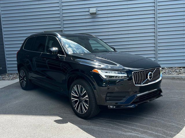 2022 Volvo XC90 Momentum