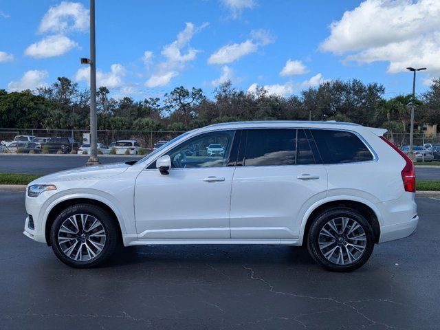 2022 Volvo XC90 Momentum