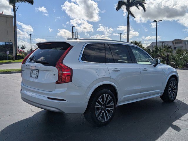 2022 Volvo XC90 Momentum