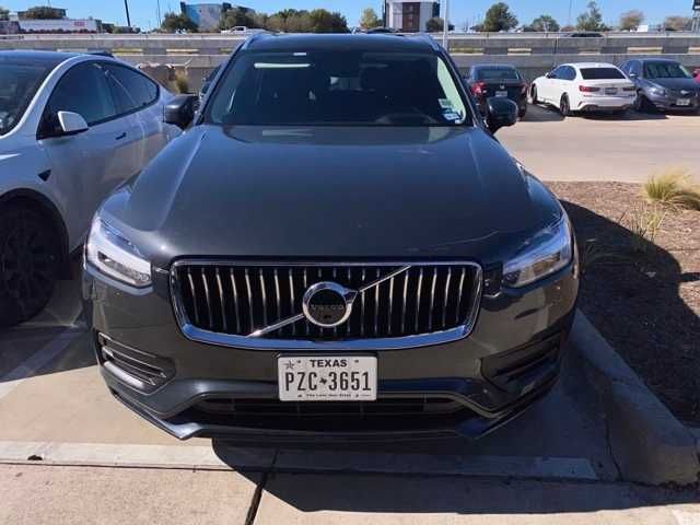 2022 Volvo XC90 Momentum