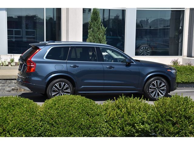 2022 Volvo XC90 Momentum