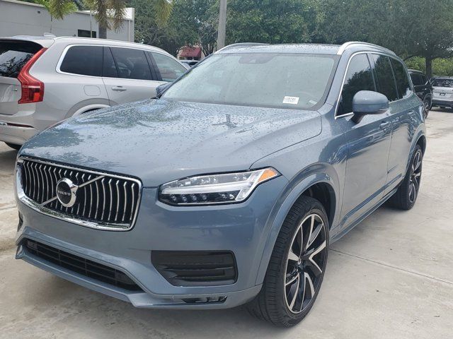 2022 Volvo XC90 Momentum