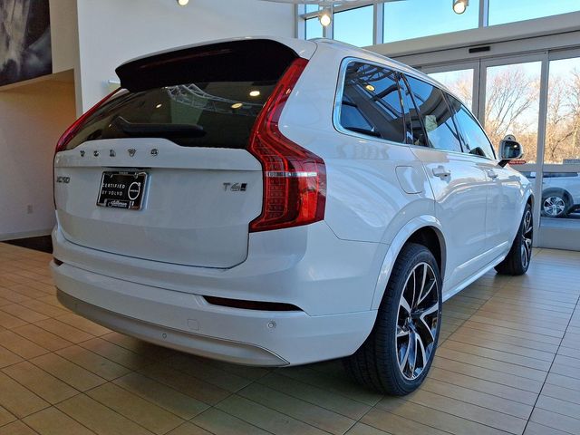 2022 Volvo XC90 Momentum