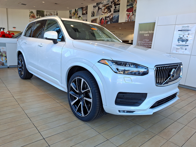 2022 Volvo XC90 Momentum