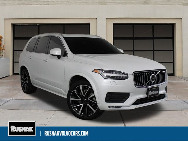 2022 Volvo XC90 Momentum