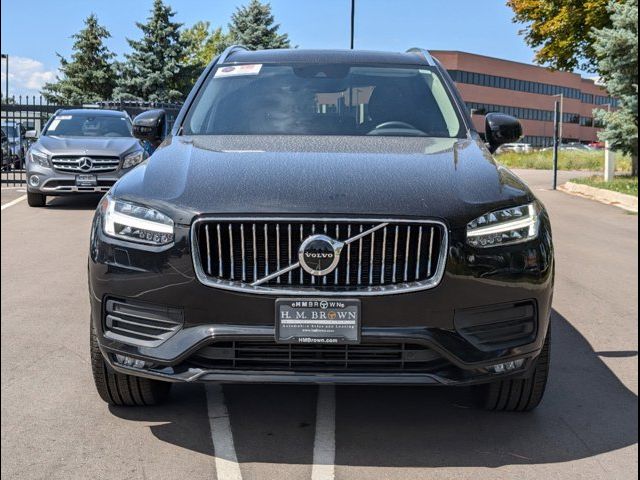 2022 Volvo XC90 Momentum