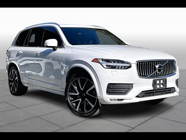 2022 Volvo XC90 Momentum