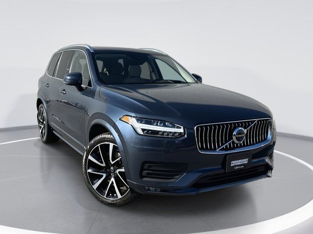 2022 Volvo XC90 Momentum