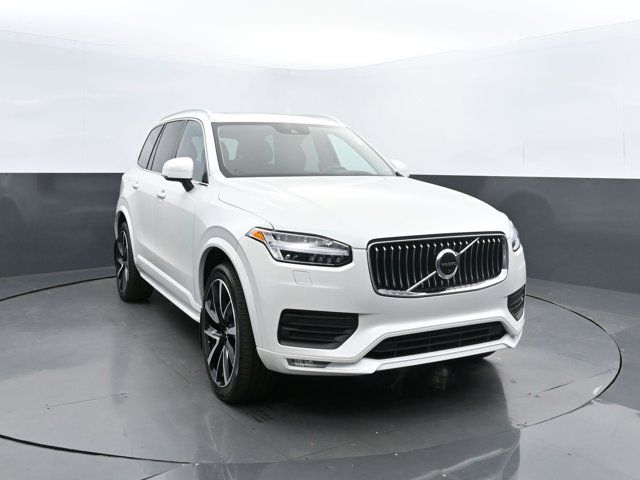 2022 Volvo XC90 Momentum