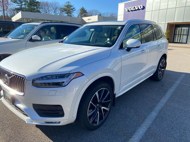 2022 Volvo XC90 Momentum