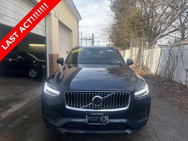 2022 Volvo XC90 Momentum