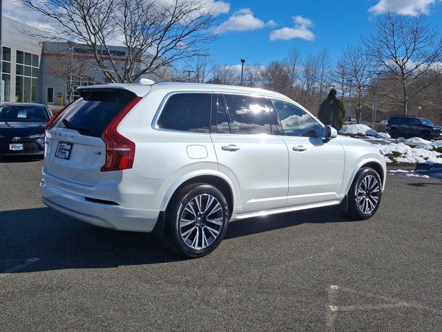 2022 Volvo XC90 Momentum