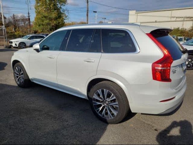 2022 Volvo XC90 Momentum