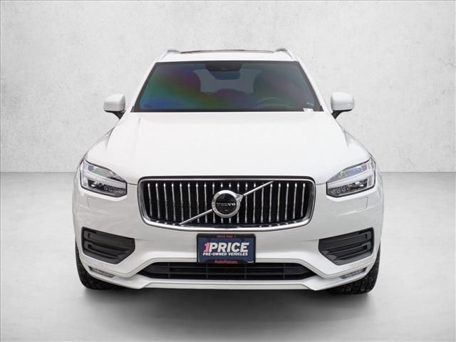 2022 Volvo XC90 Momentum