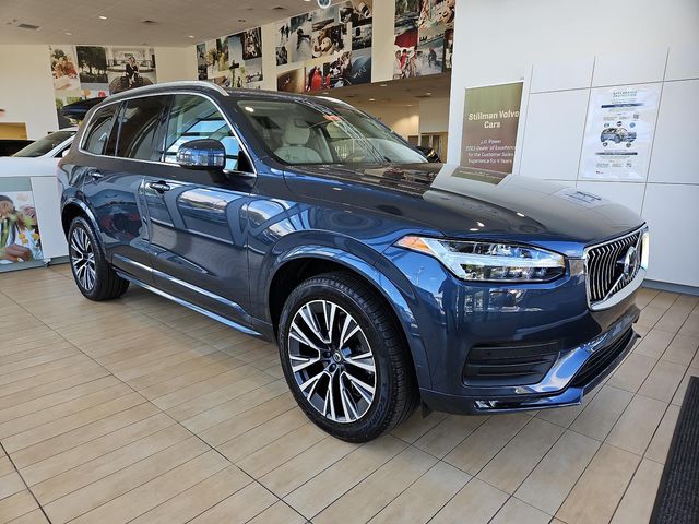 2022 Volvo XC90 Momentum