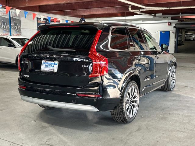 2022 Volvo XC90 Momentum