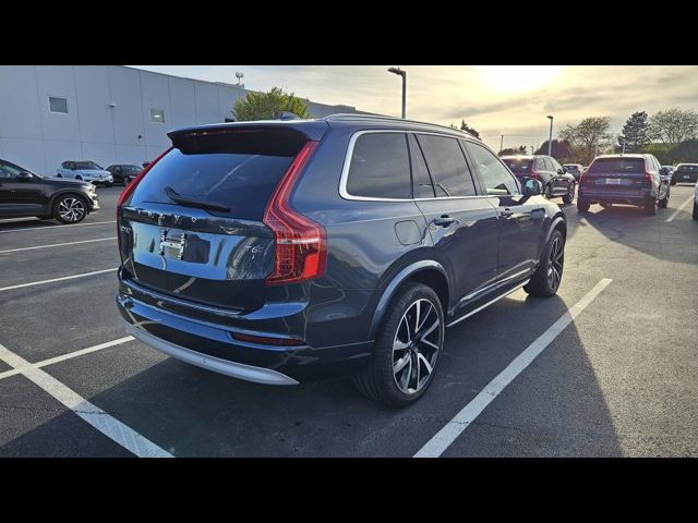 2022 Volvo XC90 Momentum