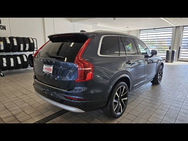 2022 Volvo XC90 Momentum