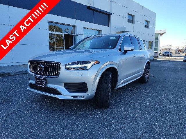 2022 Volvo XC90 Momentum