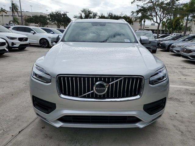 2022 Volvo XC90 Momentum