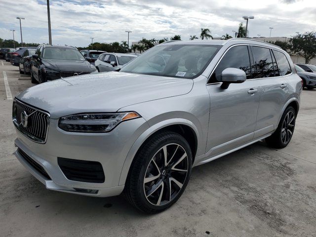 2022 Volvo XC90 Momentum