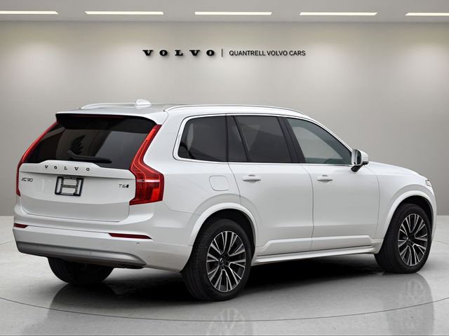 2022 Volvo XC90 Momentum