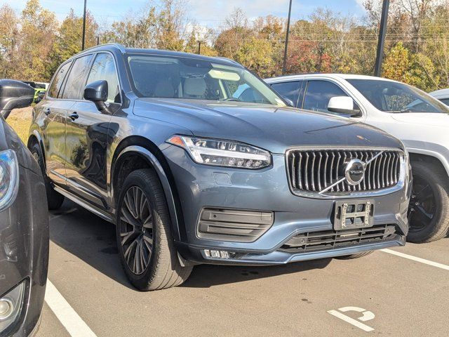 2022 Volvo XC90 Momentum