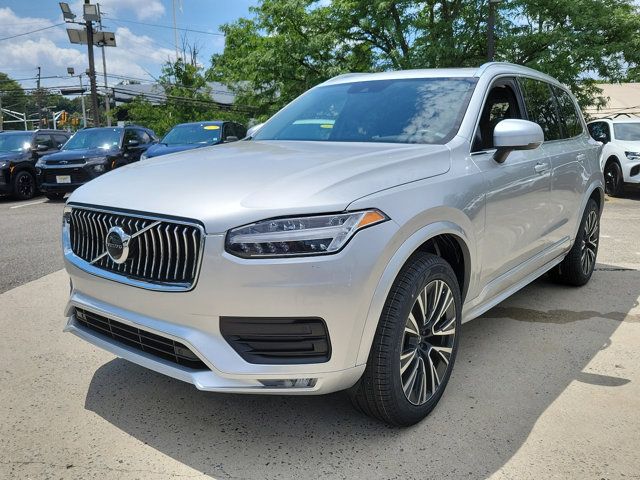 2022 Volvo XC90 Momentum