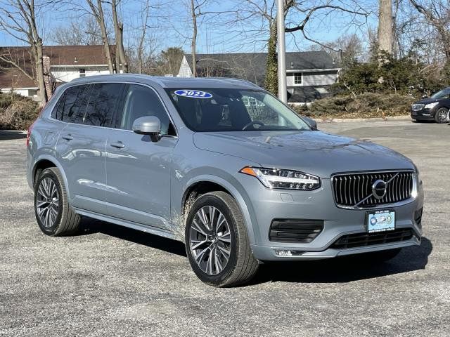 2022 Volvo XC90 Momentum