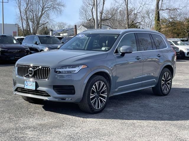 2022 Volvo XC90 Momentum