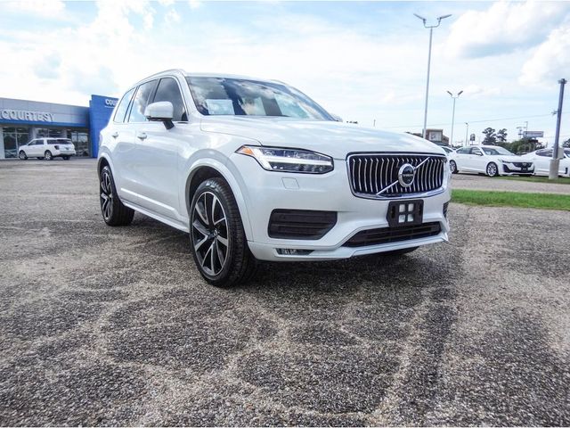 2022 Volvo XC90 Momentum