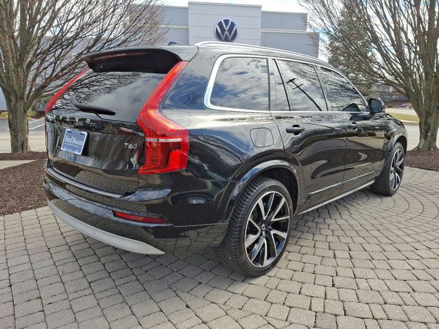 2022 Volvo XC90 Momentum