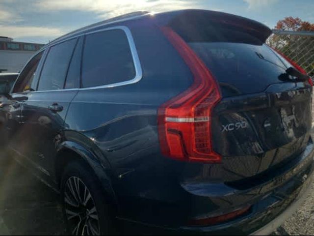 2022 Volvo XC90 Momentum