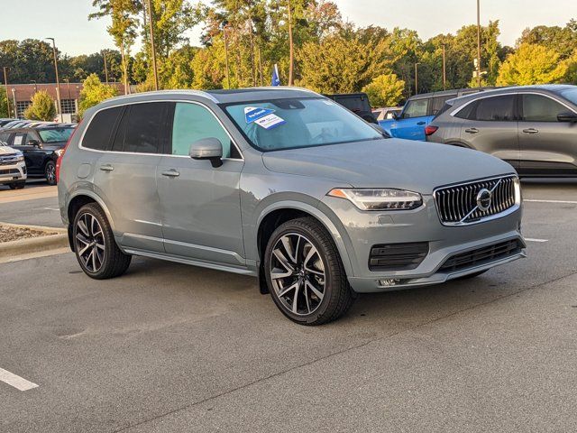 2022 Volvo XC90 Momentum