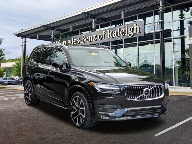 2022 Volvo XC90 Momentum