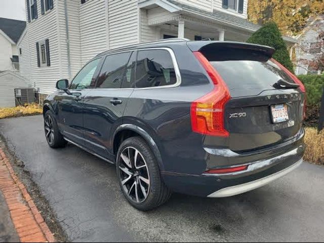 2022 Volvo XC90 Momentum