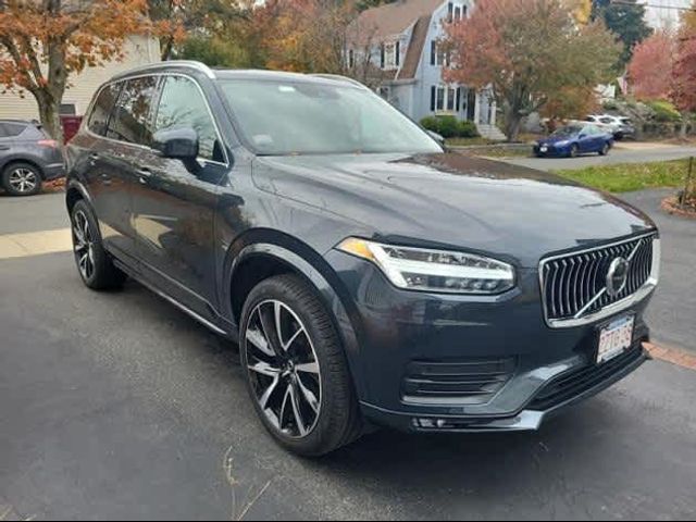 2022 Volvo XC90 Momentum