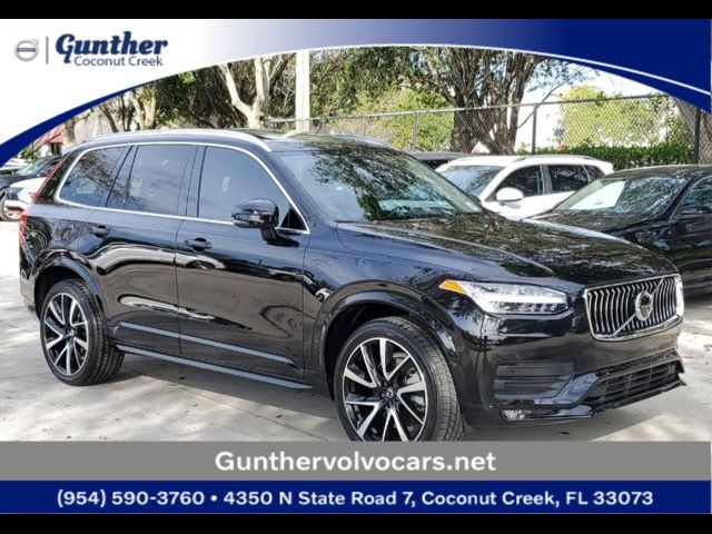 2022 Volvo XC90 Momentum