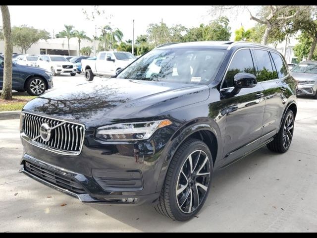 2022 Volvo XC90 Momentum