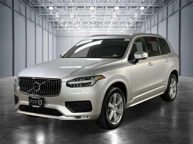 2022 Volvo XC90 Momentum