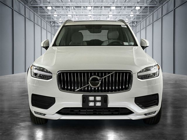 2022 Volvo XC90 Momentum