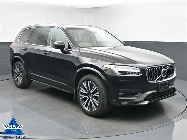 2022 Volvo XC90 Momentum