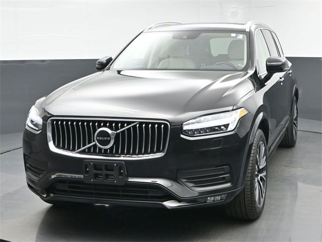 2022 Volvo XC90 Momentum