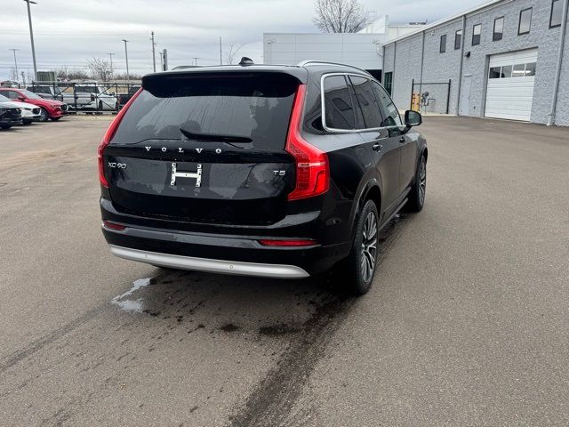 2022 Volvo XC90 Momentum