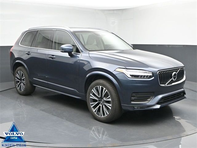 2022 Volvo XC90 Momentum