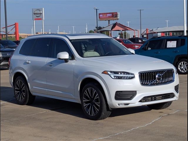 2022 Volvo XC90 Momentum